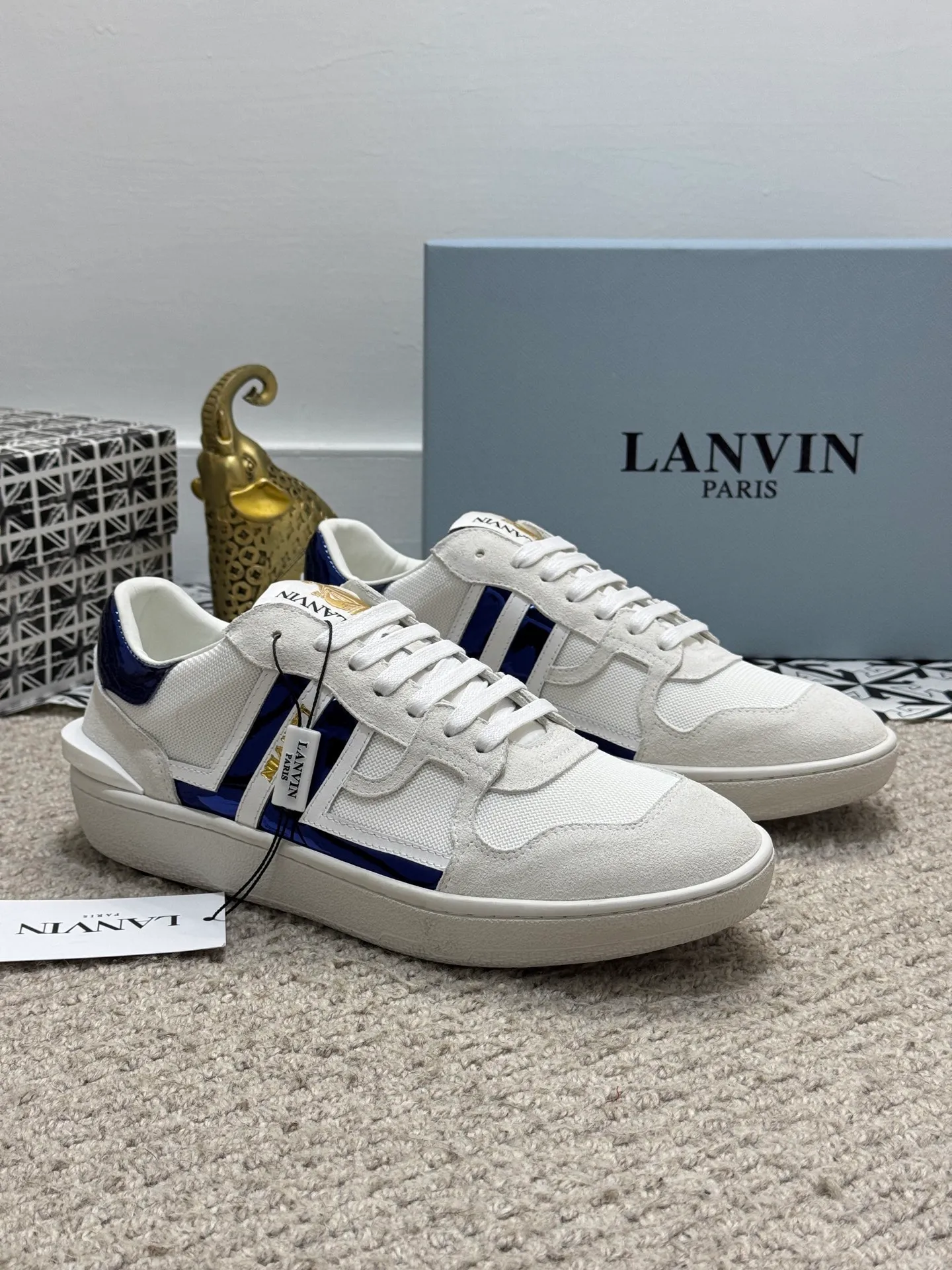 Men's men's shoes 💰520 [New style] 🦈🦈lanvin #LANVIN spring and summer series new colors ❤️‍🔥The latest lace-up fashionable casual Forrest Gump running shoes~bumpr high-quality couple 👫 series!! The latest trendy products of the season. Many bloggers have planted grass and purchased the original molds for customization. The uppers are nubuck leather. They are very versatile, fashionable and casual, and are comfortable to wear on the feet. Recommended! The original molds have clear logo rubber bottoms, which are non-slip and wear-resistant. Size: Female 36~40 Male 38-44 (45 customized